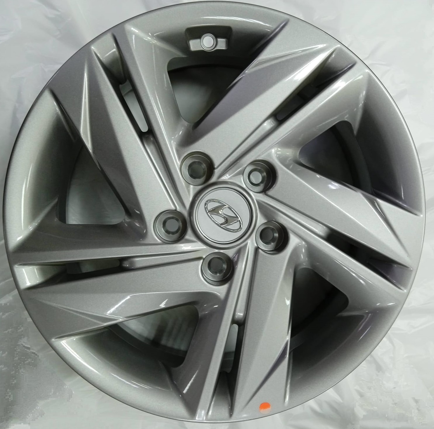 Диск Литой Dicastal мод.Original Hyundai_Kia 16х6 PCD 5х114,3 ET43 DIA67.1  Silver  